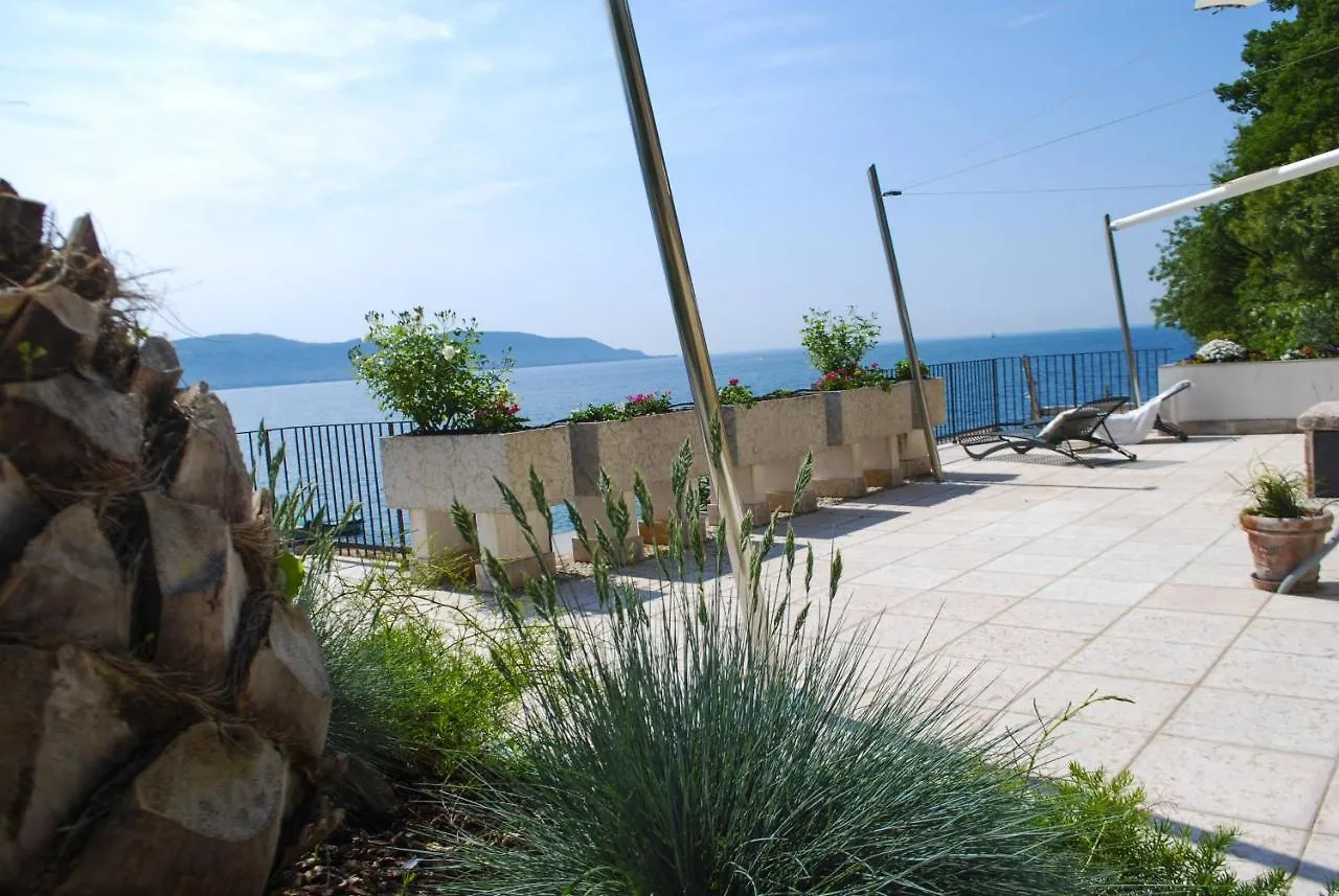 Villa I Cipressi - Theater Home Toscolano Maderno Italy