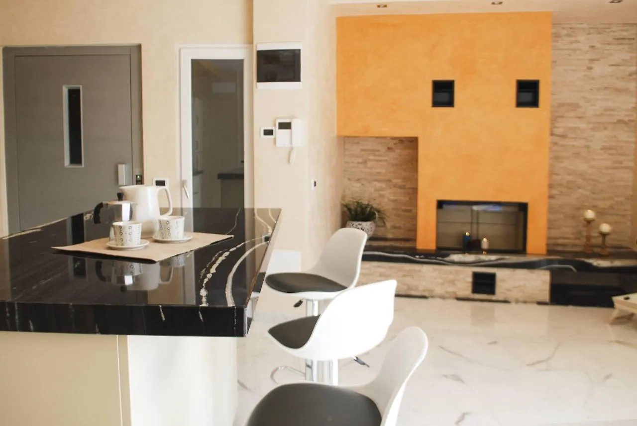 Villa I Cipressi - Theater Home Toscolano Maderno Italy